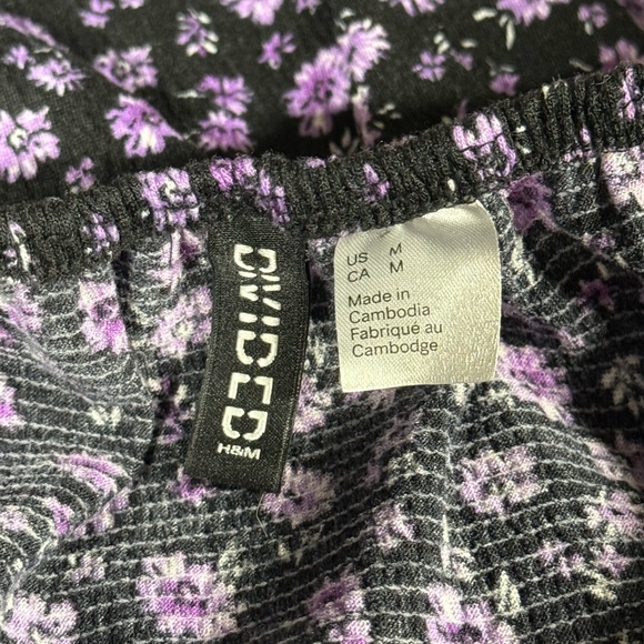 ✨ H&M Divided Purple Floral Smocked Waist Mini Dress - Medium ✨ - Picture 5 of 6
